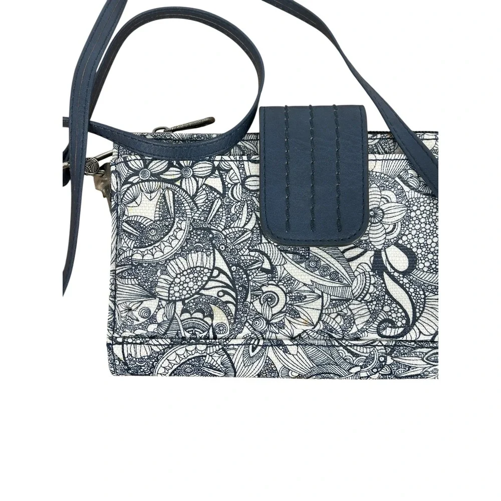 Sakroots crossbody wallet